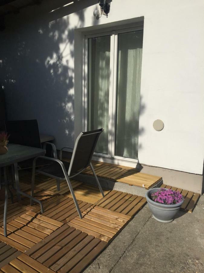 Piknik Studio Fertorakos Luaran gambar